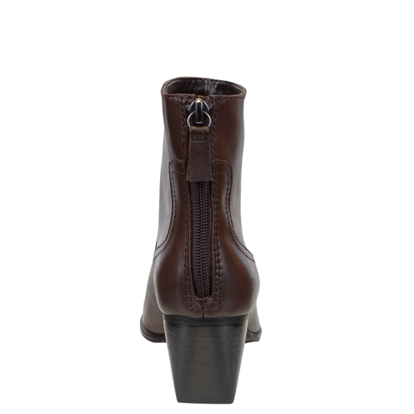 BATON in COFFEE, back view