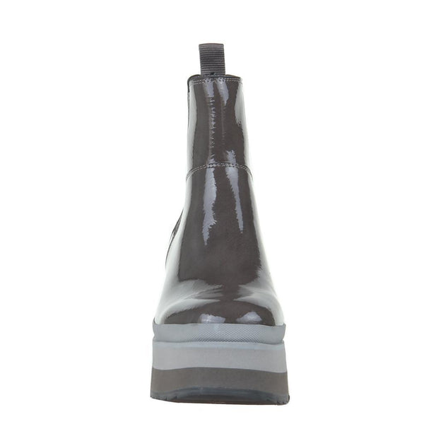 GUILD in MUD, front view