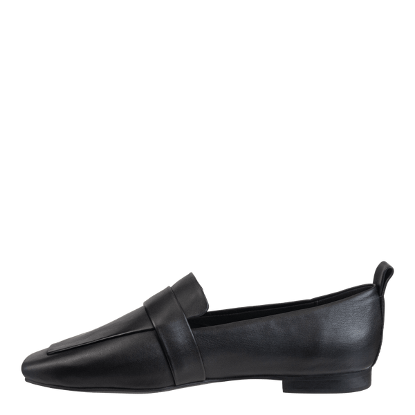MAISON in BLACK Loafers